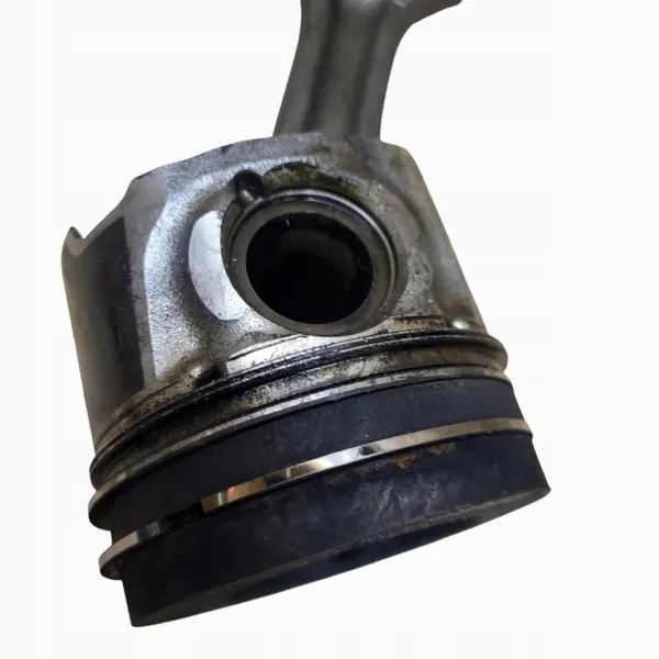 Piston & Bielle Ford Focus MK3 1.5 TDCI OEM Occasion image 3
