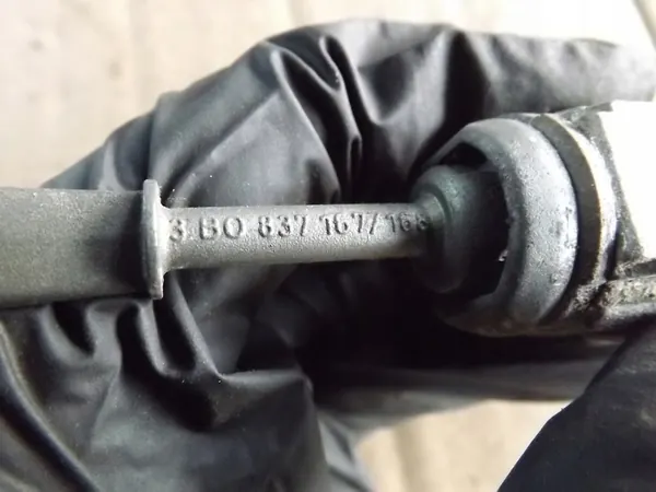 VW Passat B5 FL vasemman etulukon sylinteri 3B0837167 image 4