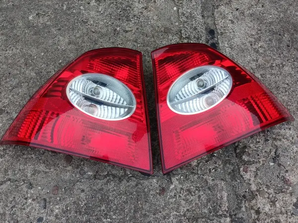 Luces Traseras Ford Focus MK2 II Sedán Set DEPO image 2