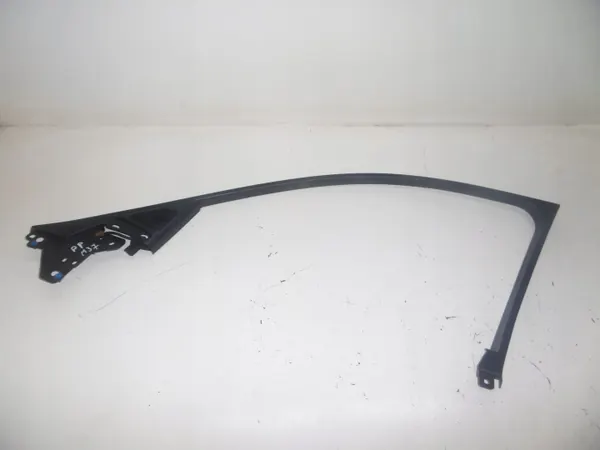 Moldura vidro porta dianteira direita OEM 802D41MA0A Infiniti image 2