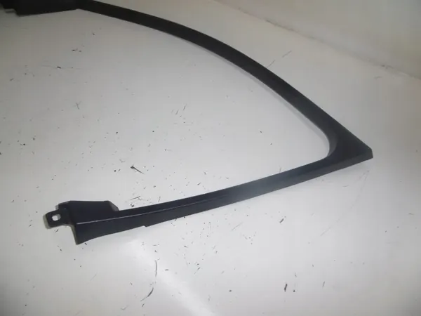 Moldura vidro porta dianteira direita OEM 802D41MA0A Infiniti image 3
