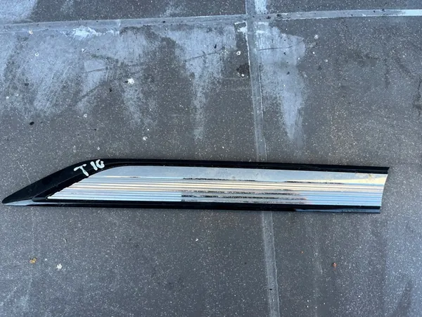 Left Front Trim VW Tiguan II 5NA853689B image 2