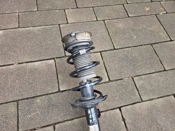 AUDI A3 8V VW GOLF VII McPherson Destro Anteriore 2013 image 4