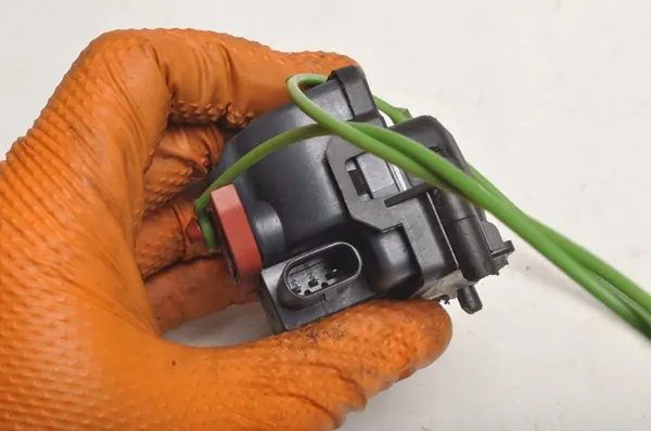 MINI F60 Atuador de bloqueio da tampa de combustível 9336600 image 5