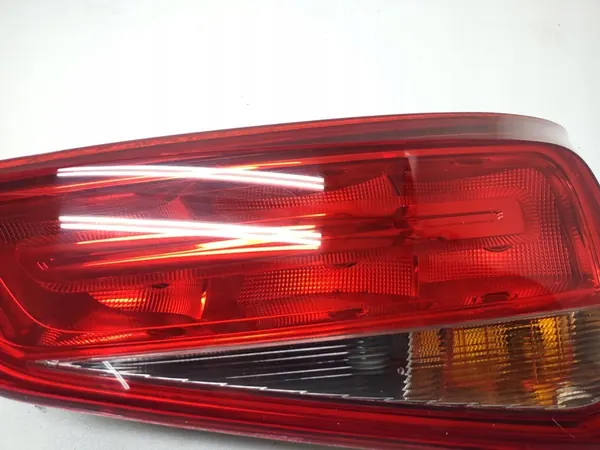 AUDI A1 8X Luz Trasera Derecha 2010-2014 OEM image 3