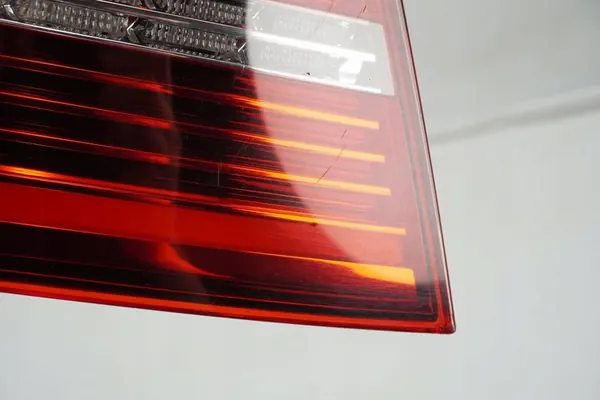 Luz trasera izquierda VW Passat B8 3G5945207B image 2