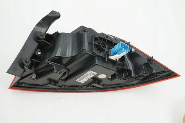 Luz trasera izquierda VW Passat B8 3G5945207B image 4