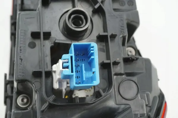 Luz trasera izquierda VW Passat B8 3G5945207B image 7