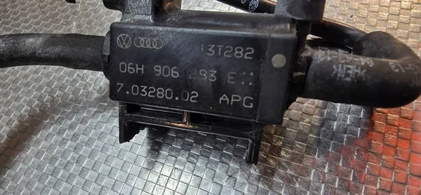 AUDI S3 8V 2.0 TFSI CJX 2014 Válvula eletro 06H906283E image 3