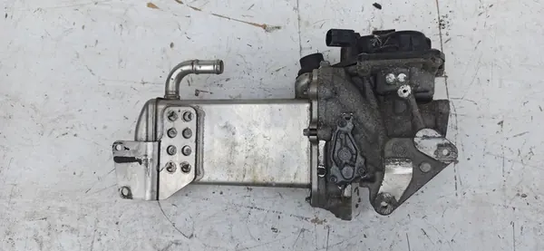 VW T5 2.0TDI EGR-Jäähdytin 03L131512DK image 2