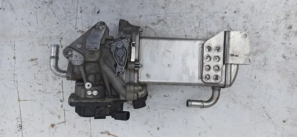 VW T5 2.0TDI EGR-Jäähdytin 03L131512DK image 7