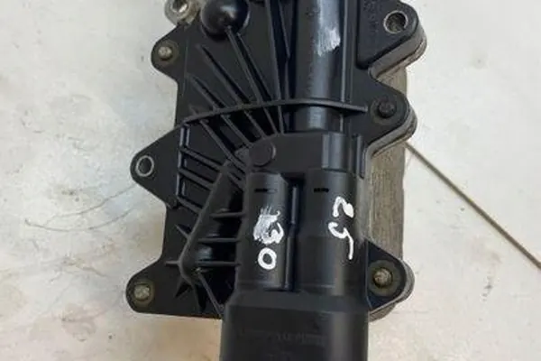 Ölkühler BMW 5 TOURING (E61) 2.5L Diesel image 2