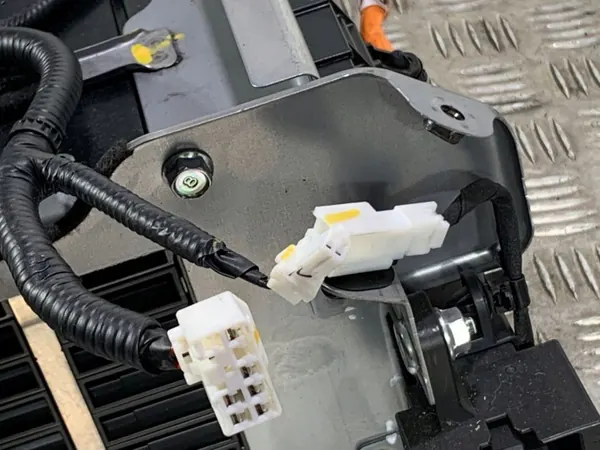 Batería Hyundai Ioniq OEM 37510-G2110 - 1Ah Usada image 6