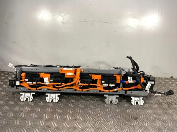 Batería Hyundai Ioniq OEM 37510-G2110 - 1Ah Usada image 9