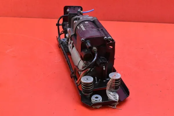 Pompa Compressore Sospensione 6789450 BMW F10 F11 2.0 D image 2