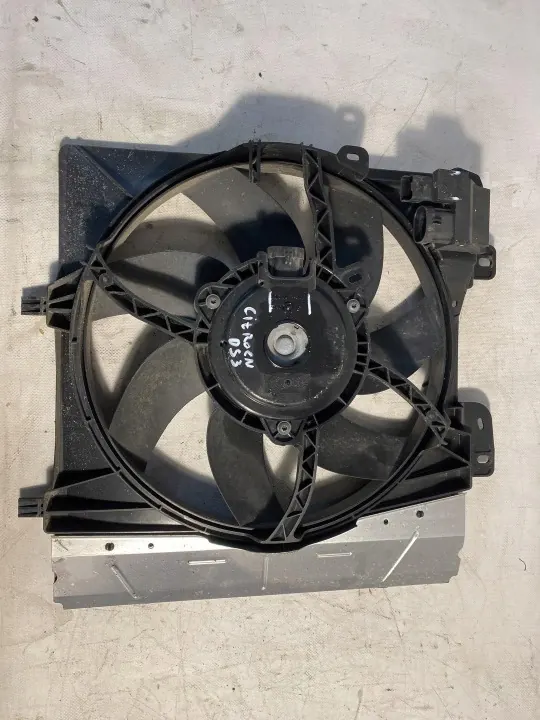 Käytetty jäähdytinpuhallin Citroen DS3 OEM M159983B image 2