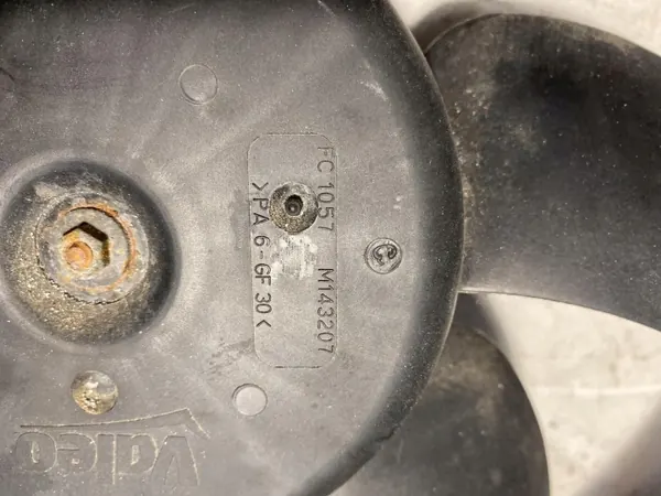 Käytetty jäähdytinpuhallin Citroen DS3 OEM M159983B image 3