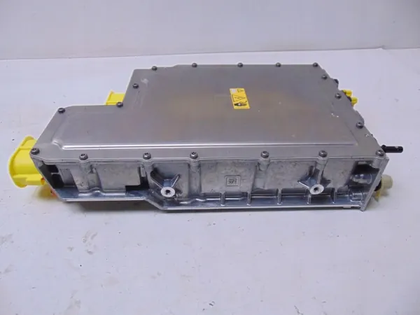 Module convertisseur de courant Mercedes A2909003104 W213 image 10