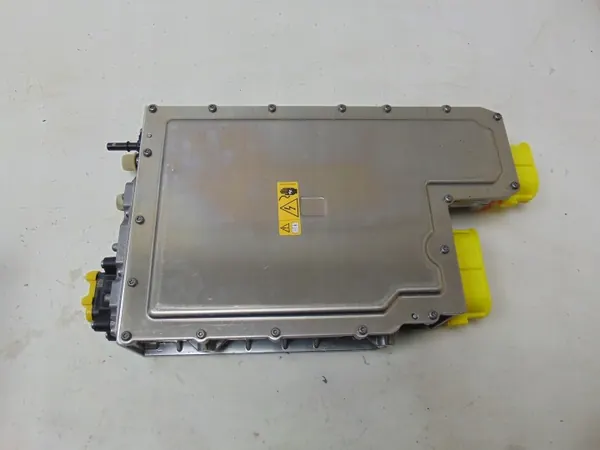 Module convertisseur de courant Mercedes A2909003104 W213 image 3