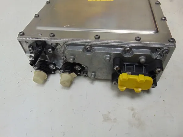 Module convertisseur de courant Mercedes A2909003104 W213 image 6