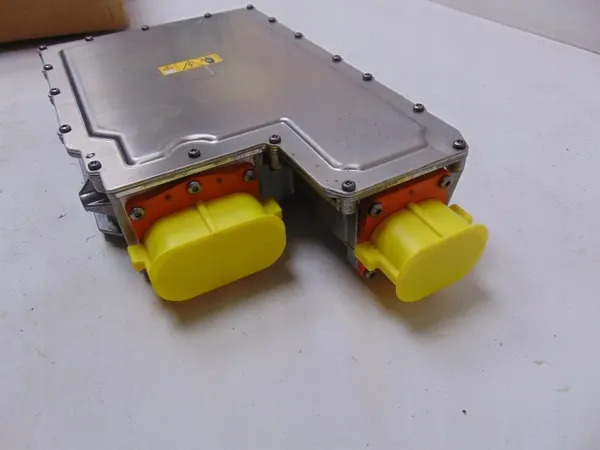 Module convertisseur de courant Mercedes A2909003104 W213 image 8