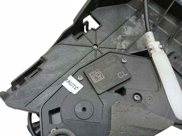 Vänster Bakdörrlås Volvo V60/S60 OEM 31301943 image 3