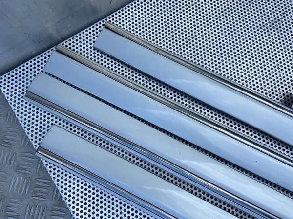 Rivestimento porta posteriore destro MERCEDES BENZ W203 C-CLASS II 744 OEM image 6