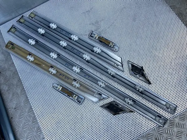 Rivestimento porta posteriore destro MERCEDES BENZ W203 C-CLASS II 744 OEM image 7