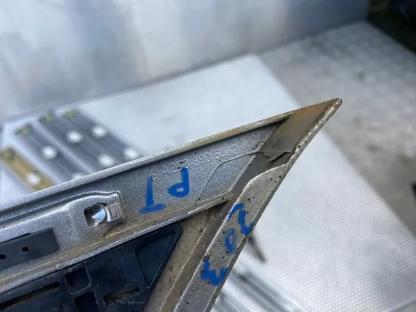 Rivestimento porta posteriore destro MERCEDES BENZ W203 C-CLASS II 744 OEM image 9