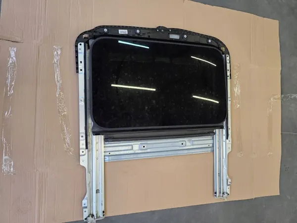 Techo solar Mercedes-Benz OEM A1667801629 usado image 2
