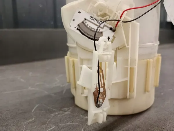 Brandstofpomp Renault Megane II 2.0 16V 8200029163C image 2