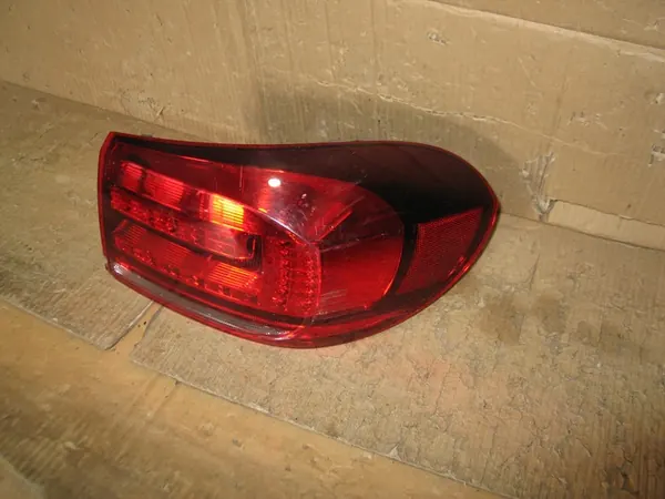 VW Tiguan 1 5N0 Luz Trasera Derecha LED 2011-2016 image 4
