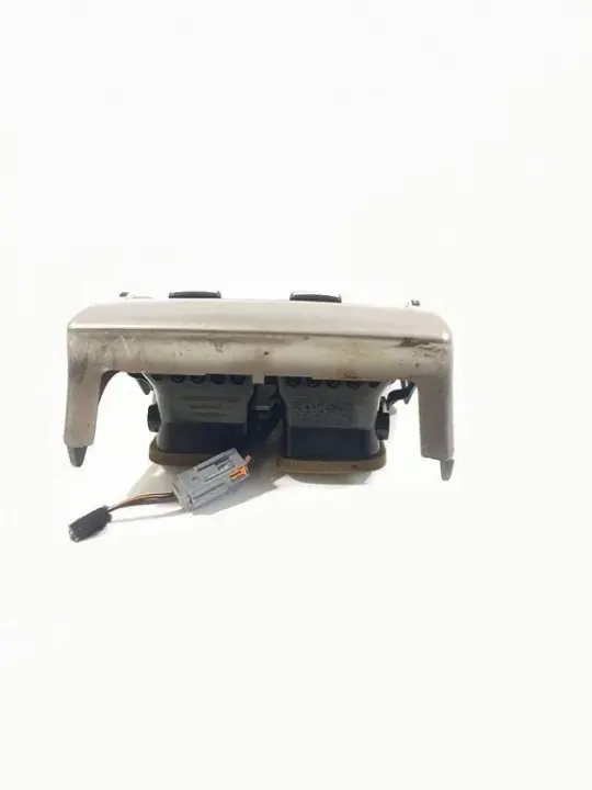 Rejilla de ventilación trasera OEM AX2367846A Jaguar XF X250 image 3