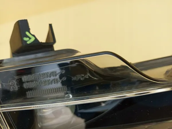 Tesla Model 3/Y Halogen LED DRL Rechts Vorne 1507933-00-C image 10