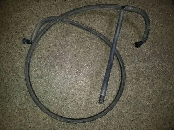 BMW Spolarpumpslang OEM 61677137403 - Begagnad image 2