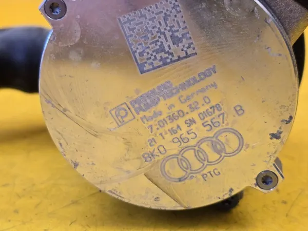 Bomba de agua Audi Q8 OEM 8K0965567B - Usada image 6