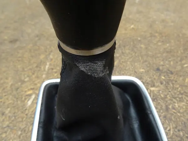 VW SHARAN 7N Gear Knob 6-Speed Complete 5N0711113S image 3