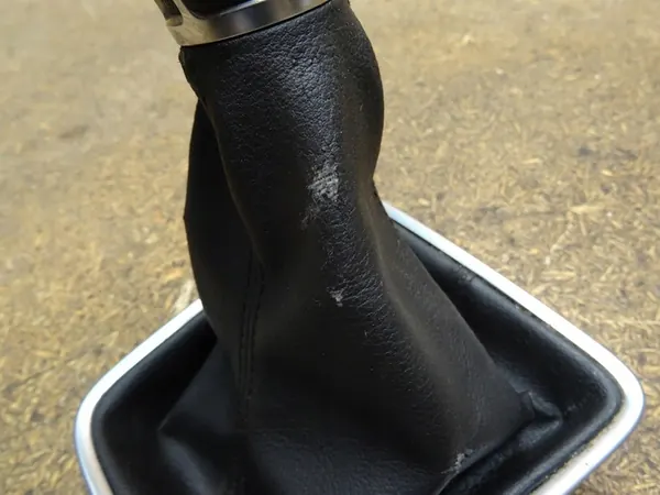 VW SHARAN 7N Gear Knob 6-Speed Complete 5N0711113S image 5