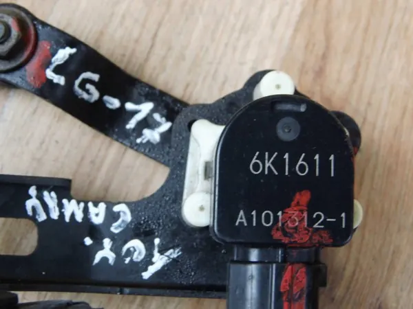 Bakre vänster nivåsensor OEM 8940847020 för Toyota Prius image 3