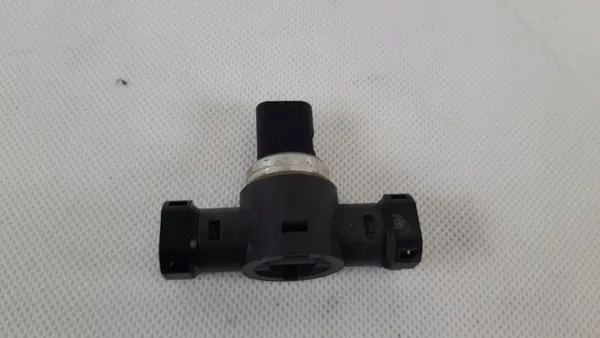 Capteur Pression Carburant Volvo V60 II OEM 31432653 image 4