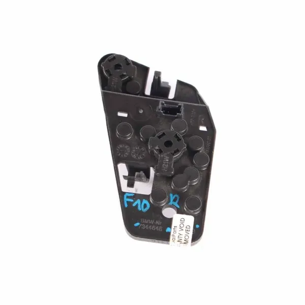 BMW F10 M5 Höger Baklyktasockel OEM 7344646 image 10