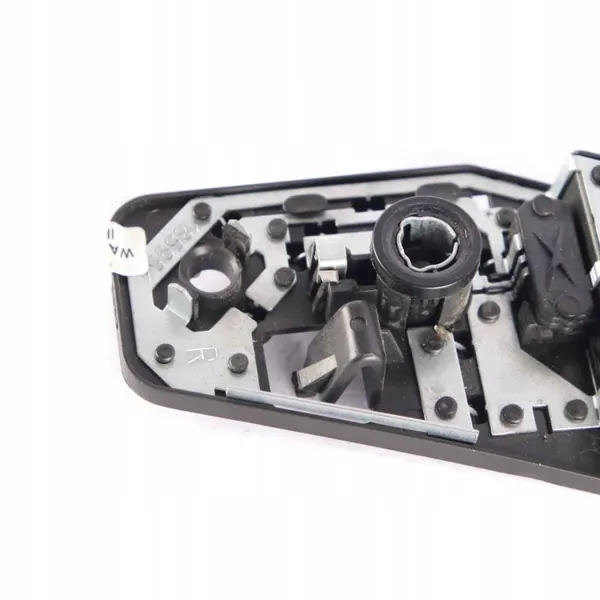 BMW F10 M5 Höger Baklyktasockel OEM 7344646 image 5