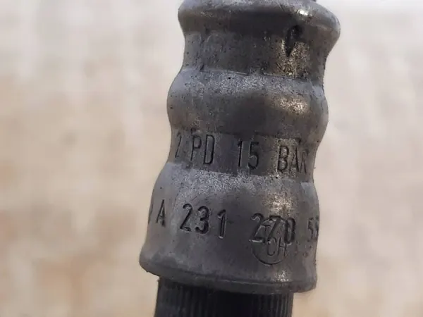 Conducto de aceite Mercedes OEM A2312705501 SL R231 image 3