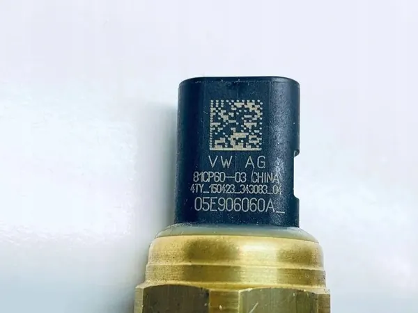 Öljynpaineanturi VW TIGUAN 1.5L 2023 05E906060A image 5