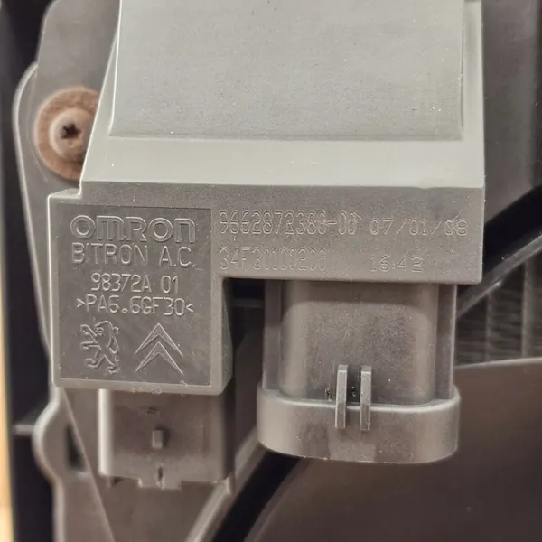 Voorste Radiateur Peugeot 208 207 2008 C3 DS3 Crossland OE image 9