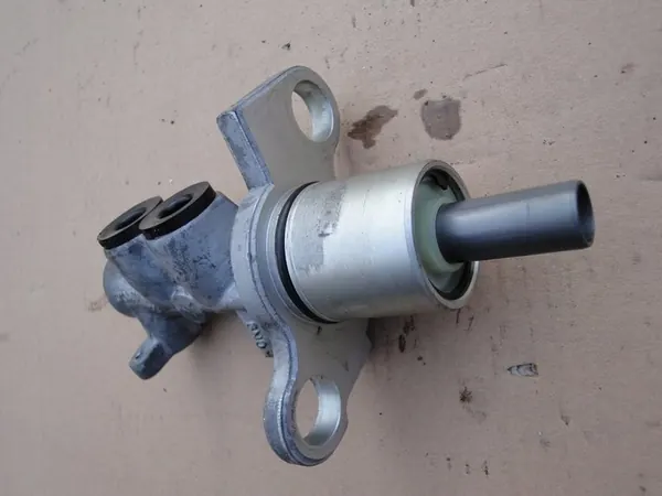 AUDI A4 A6 A8 D2 Rempomp 4D0611021B image 5