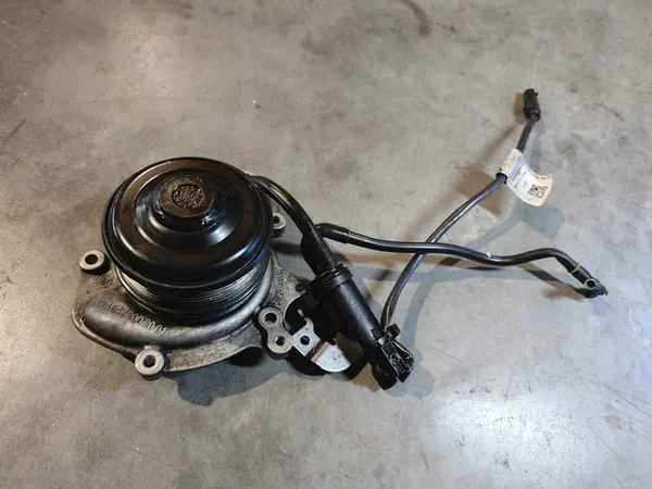 Vattenpump A6422002001 Mercedes-Benz 3.0 CDI OM642 image 2