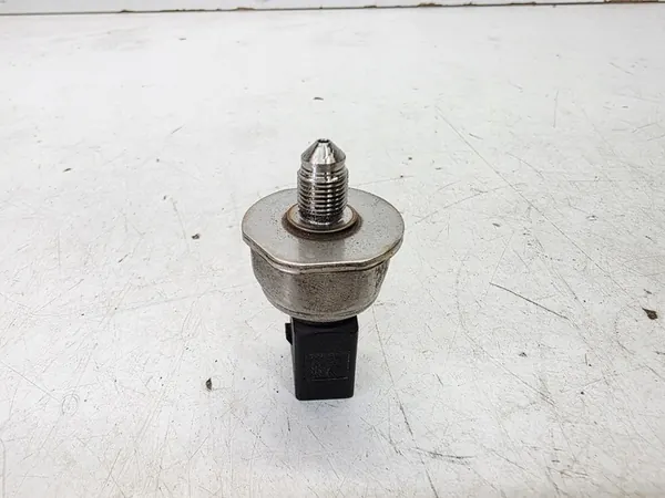 Sensor de pressão de combustível Audi Volkswagen Seat Skoda 06K906051C image 3