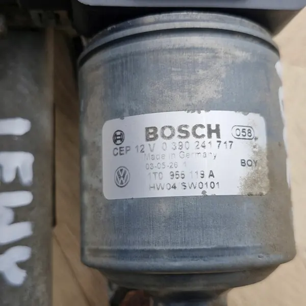 VW Touran I Pyyhkijänmoottori Vasemmalle 1T0955119A image 4