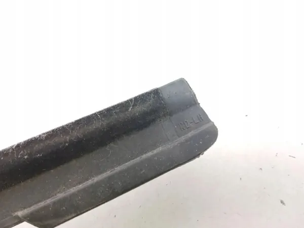 BMW M3 F80 Takaikkunan tiiviste OEM RZV64030 image 5